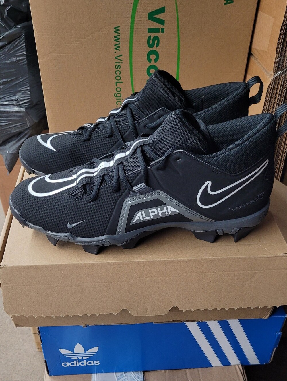 NIKE ALPHA MENACE 3 SHARK FOOTBALL CLEAT MEN US SIZE 13 BRAND NEW IN BOX